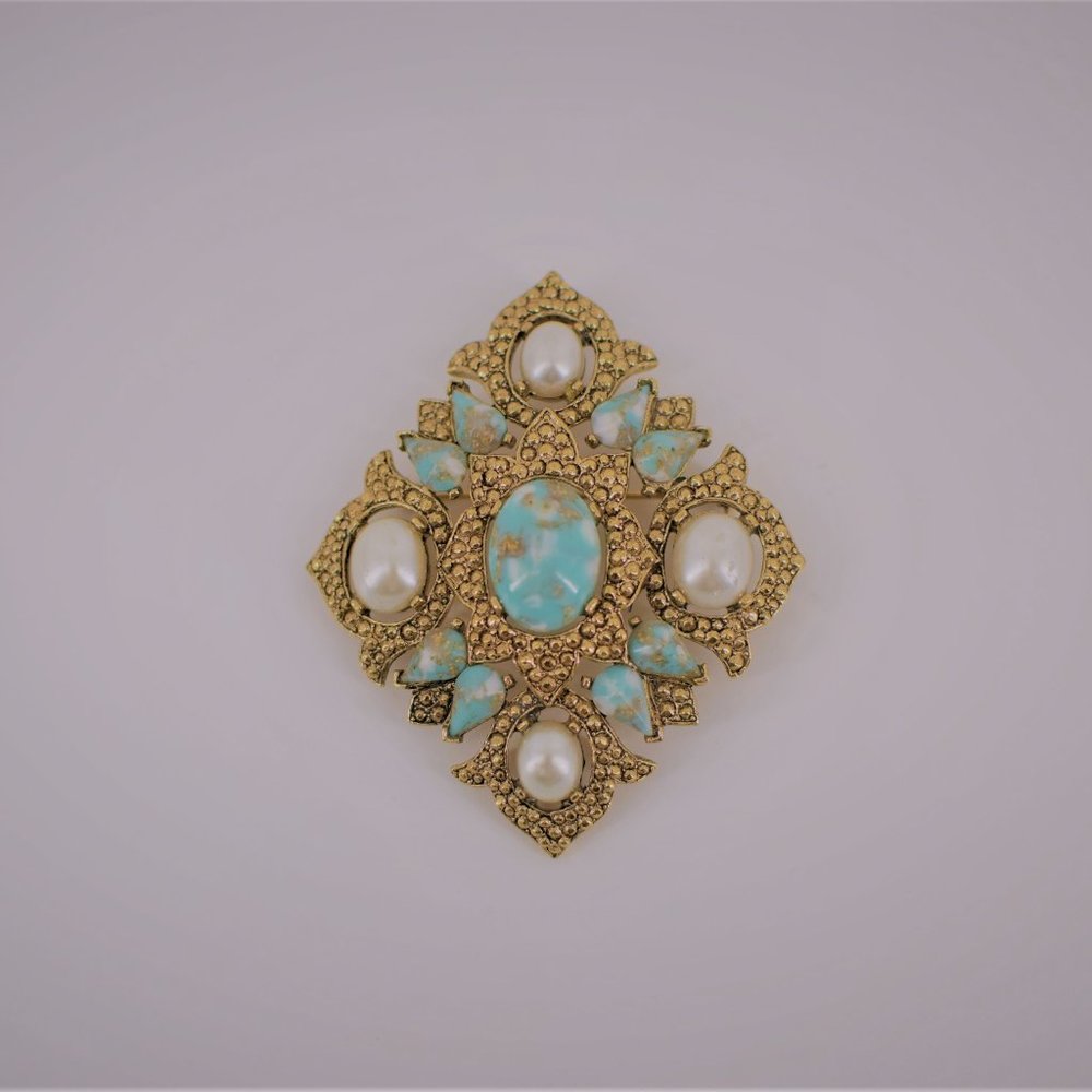 Vintage SARAH COVENTRY Brooch/Pendant